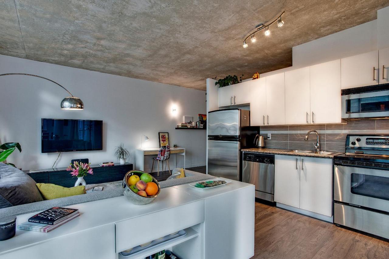 Spacious Corner Apartment Downtown Toronto Exterior foto