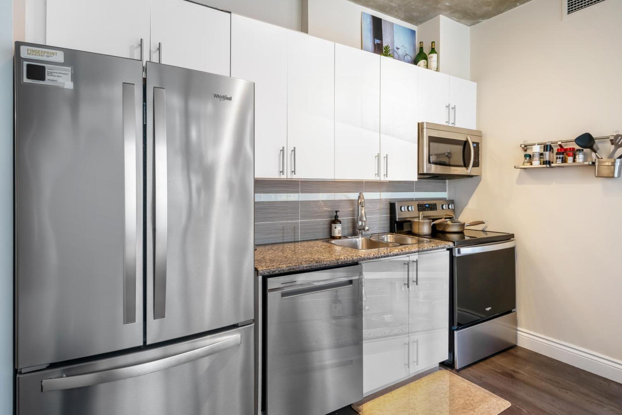 Spacious Corner Apartment Downtown Toronto Exterior foto